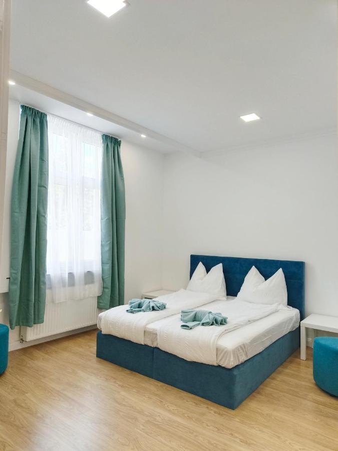 Ruyi Holiday Sopron Exteriör bild