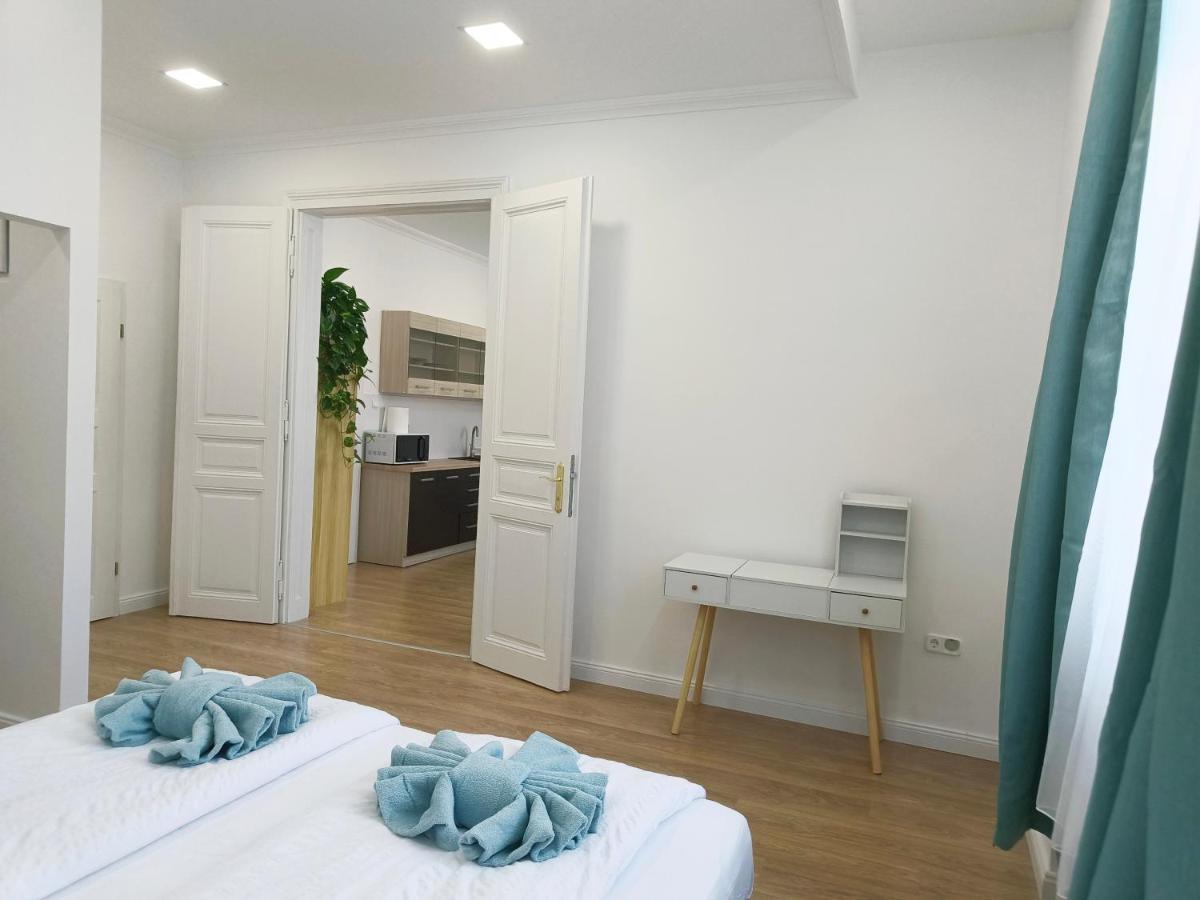 Ruyi Holiday Sopron Exteriör bild