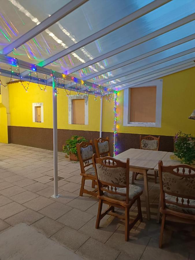 Ruyi Holiday Sopron Exteriör bild