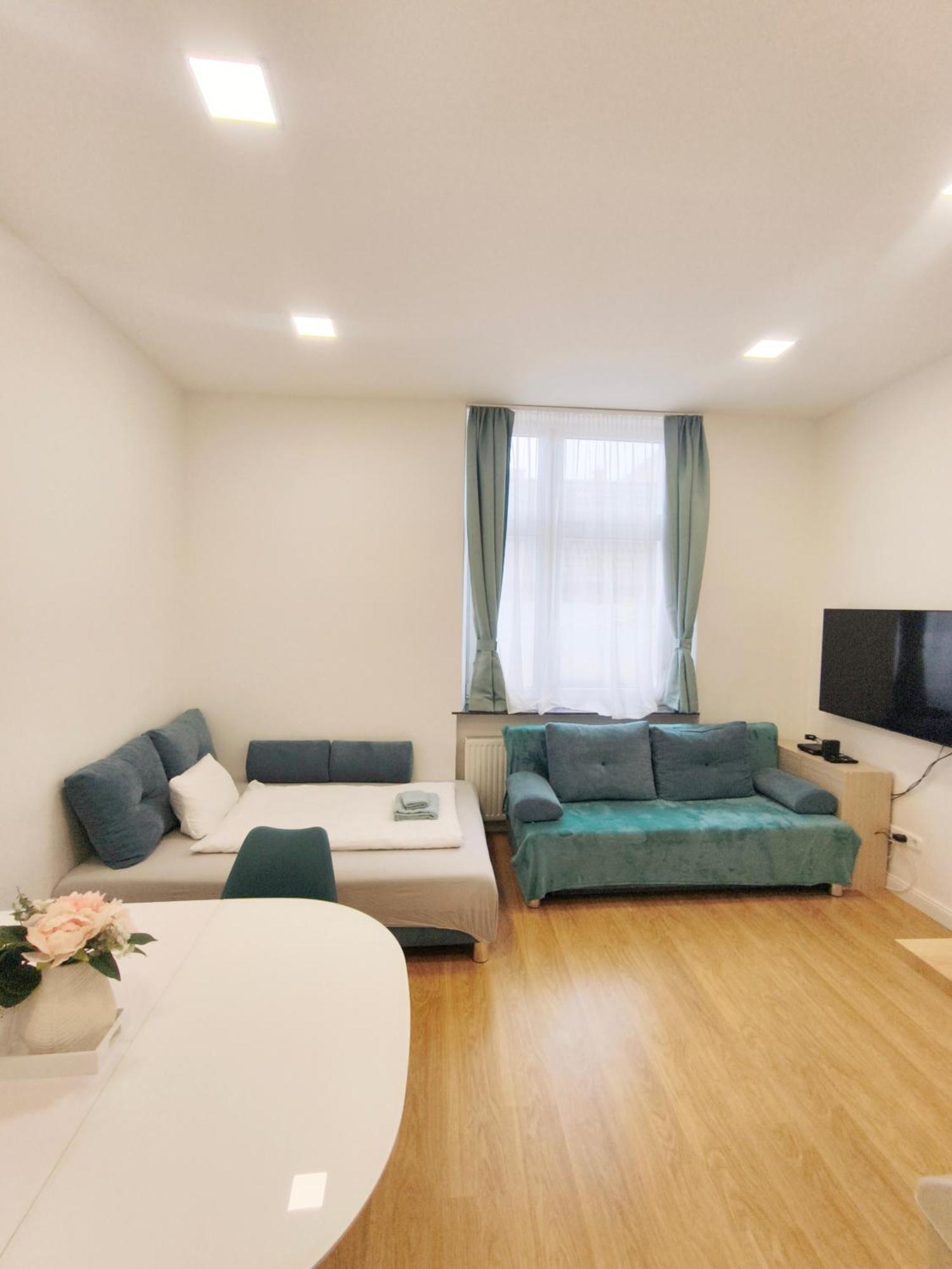 Ruyi Holiday Sopron Exteriör bild